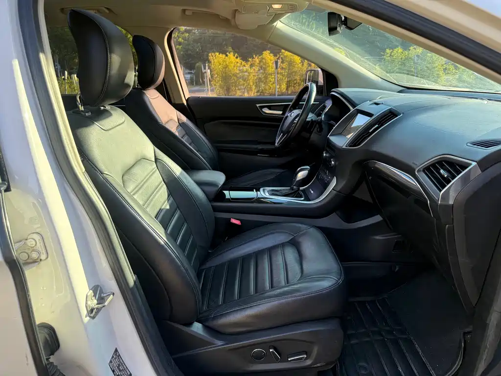 Ford Edge — миниатюра 14