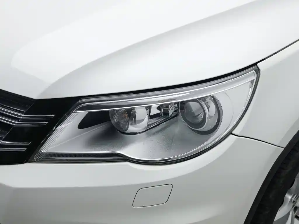 Volkswagen Tiguan — миниатюра 7