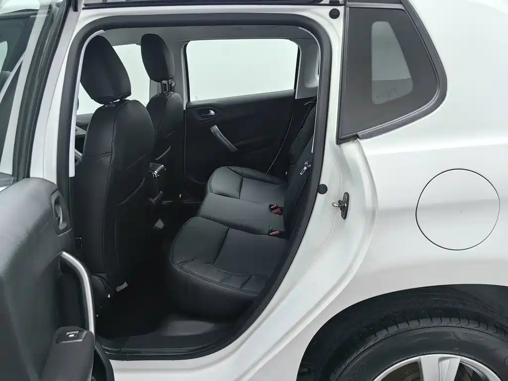 Peugeot 2008 — миниатюра 15