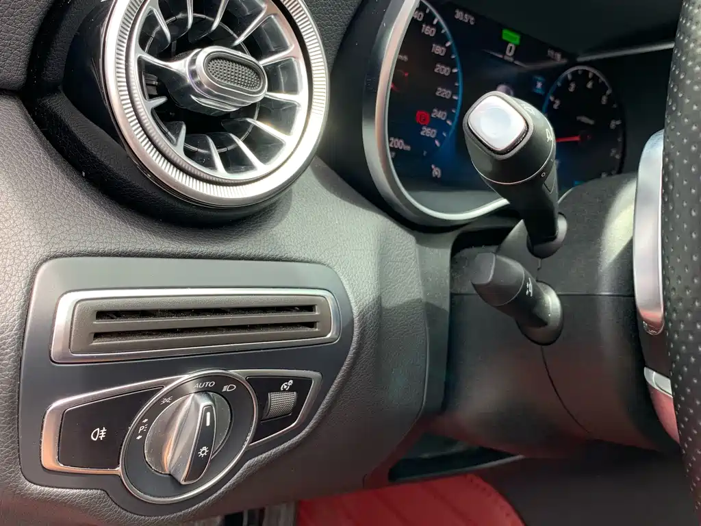 Mercedes-Benz C-Class — миниатюра 21