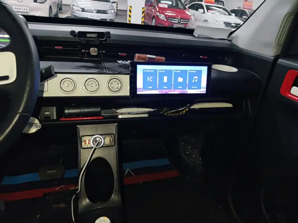 Wuling MINIEV — миниатюра 13