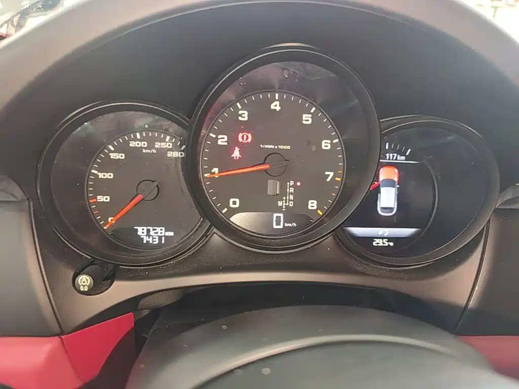 Porsche Macan — миниатюра 12