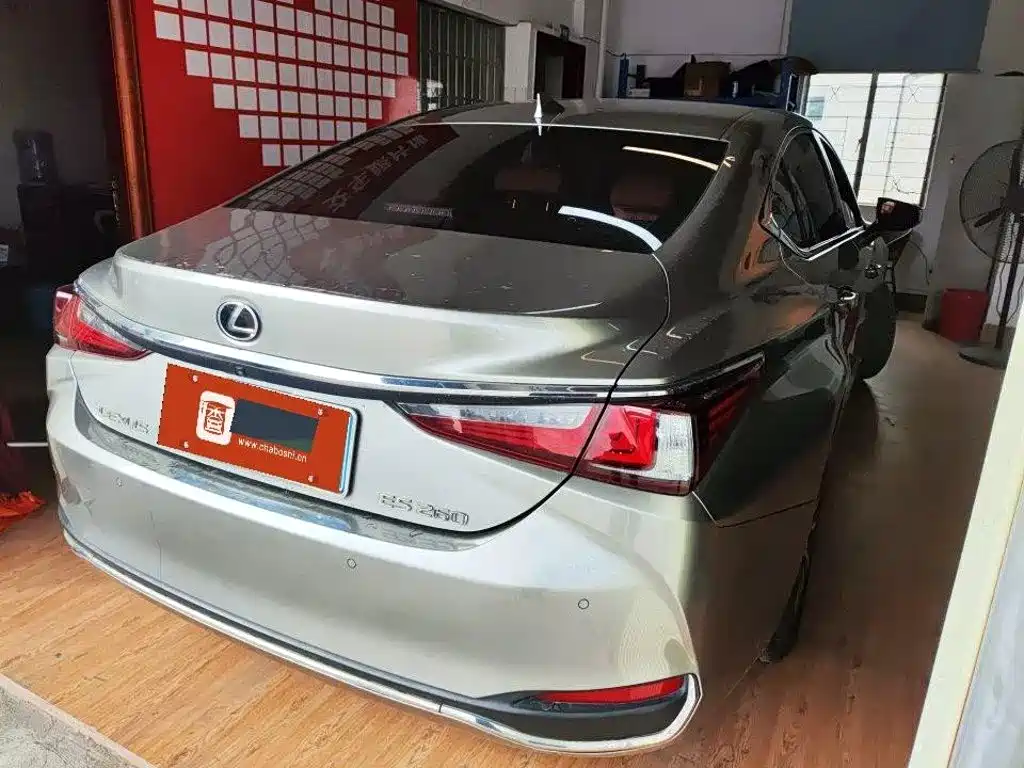Lexus ES — миниатюра 2