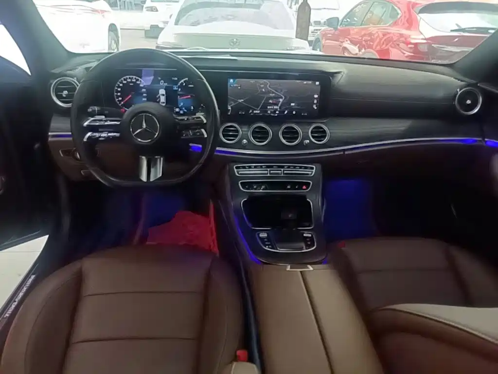 Mercedes-Benz E-Class — миниатюра 10