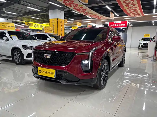 CADILLAC XT4