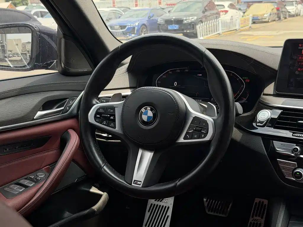 BMW 5 Series — миниатюра 14