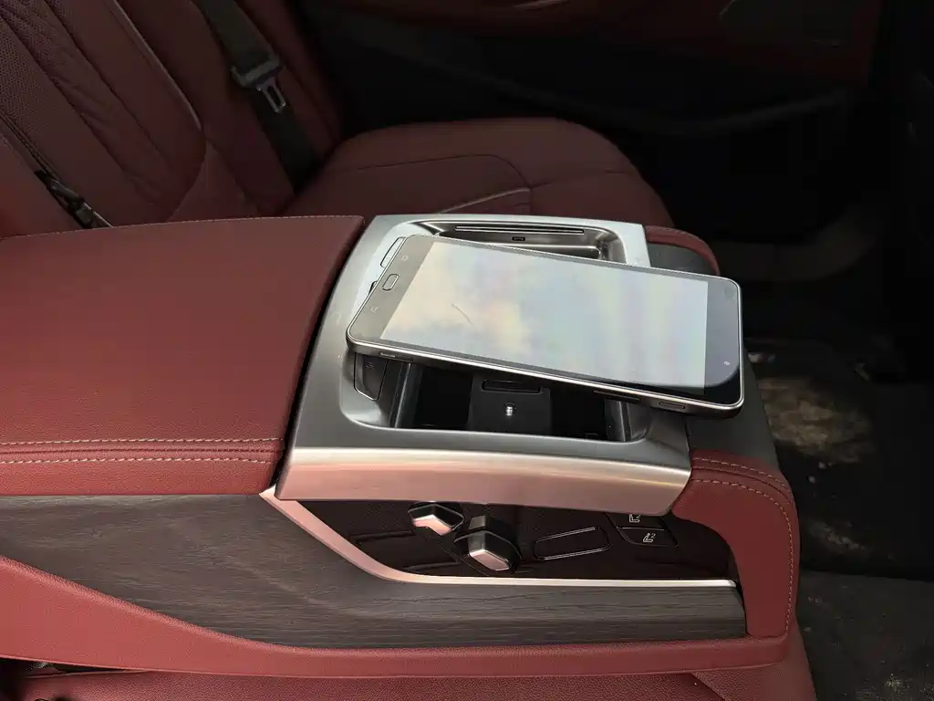 BMW 5 Series — миниатюра 20