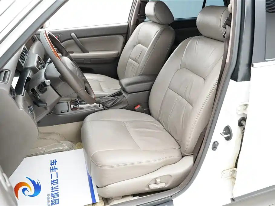 Toyota Crown (Import) — миниатюра 6