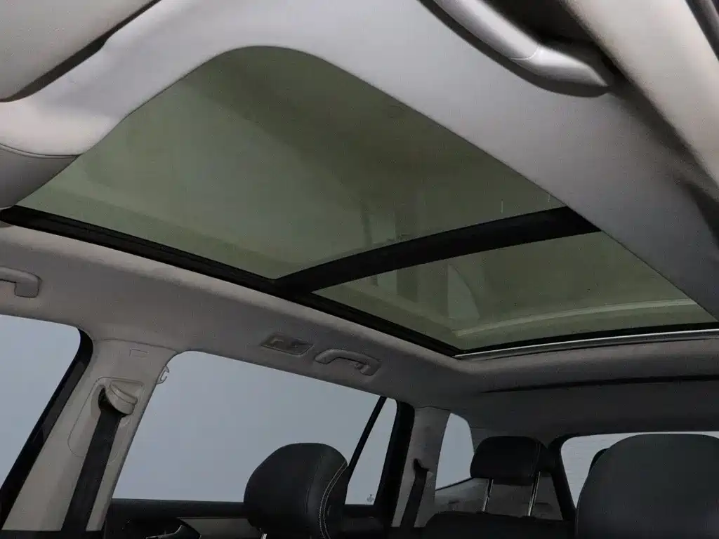 Volkswagen Tiguan L — миниатюра 17