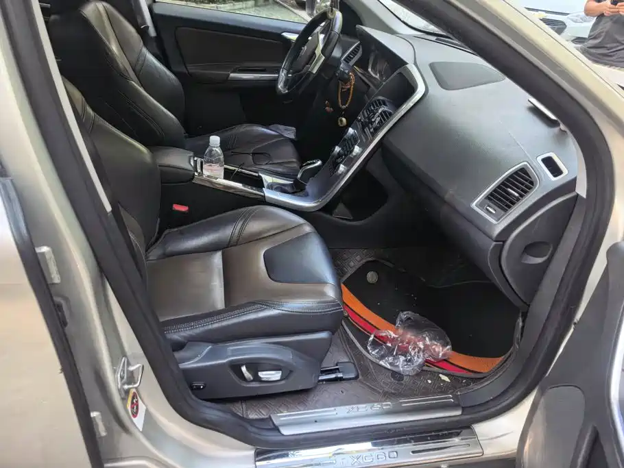 Volvo XC60 — миниатюра 8