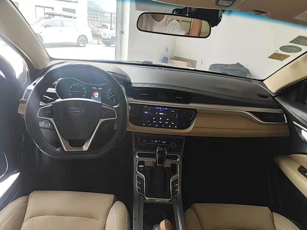 Geely Emgrand — миниатюра 10