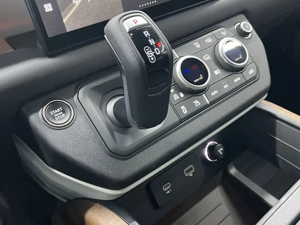Land Rover Defender — миниатюра 14