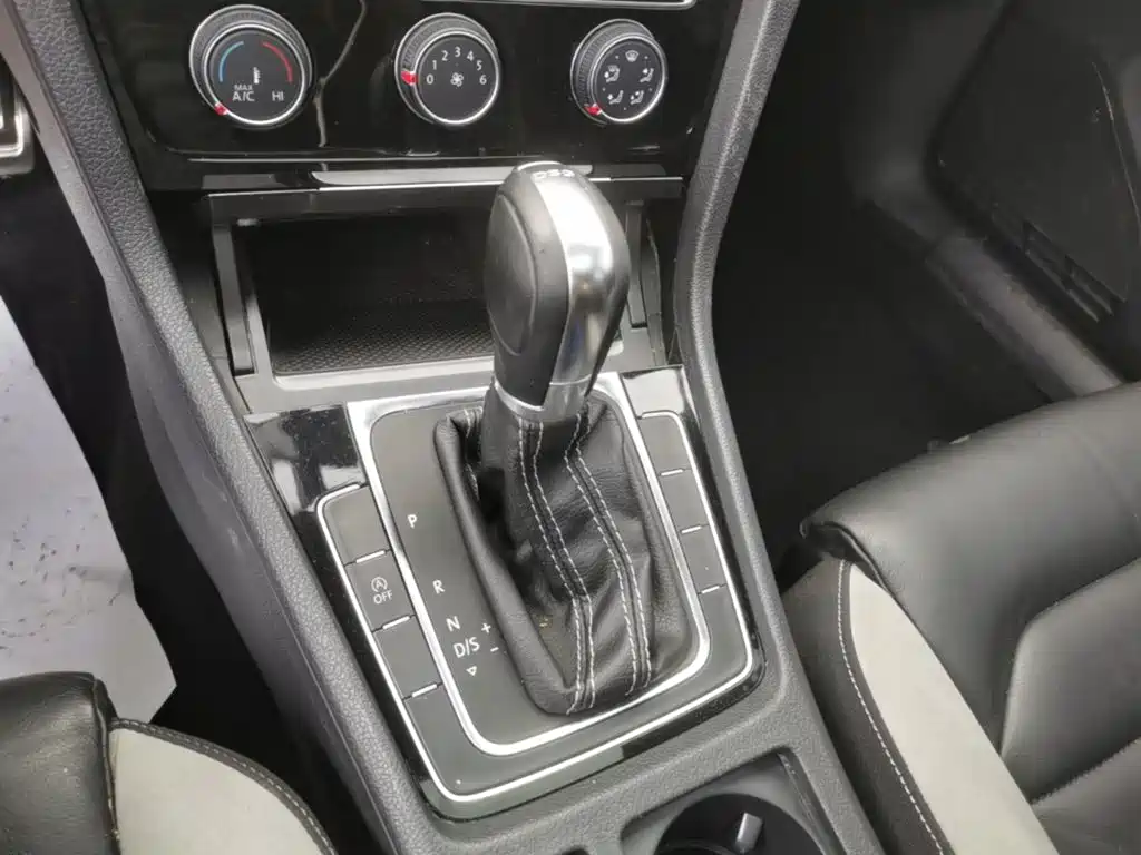 Volkswagen Golf — миниатюра 14