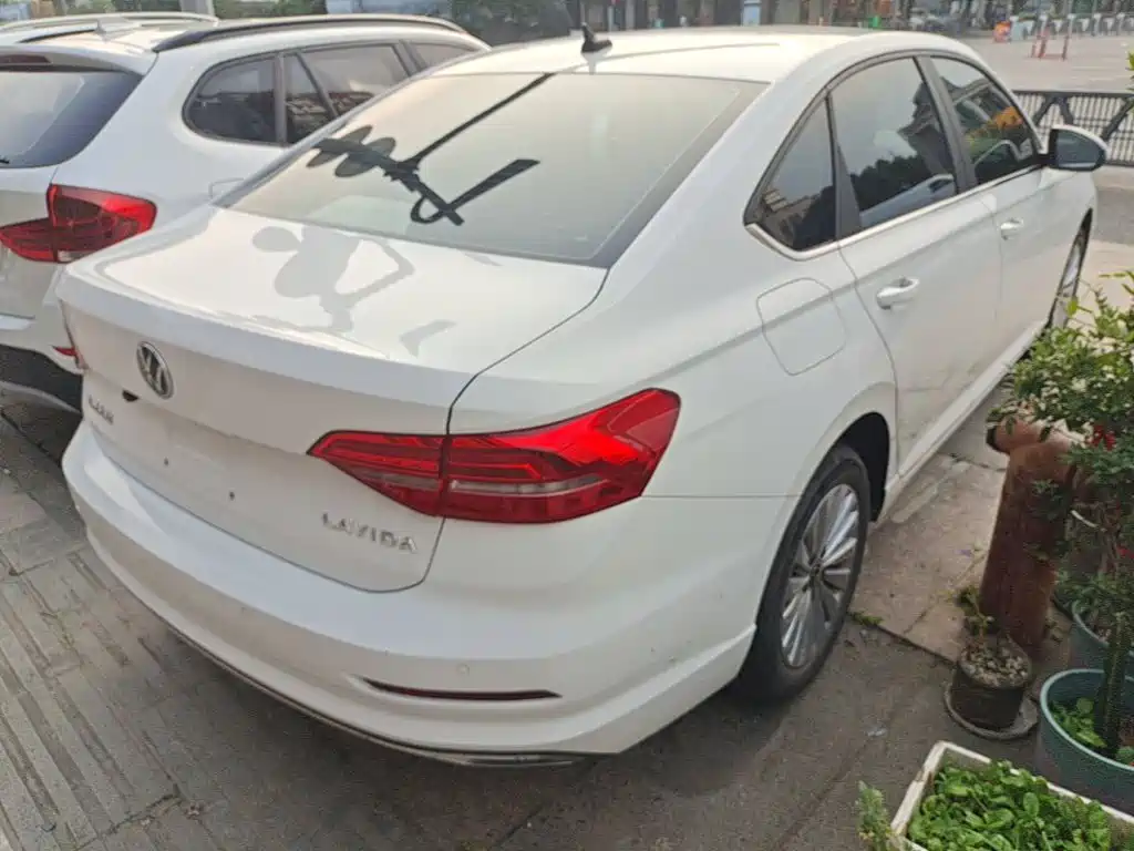 Volkswagen Lavida — миниатюра 7