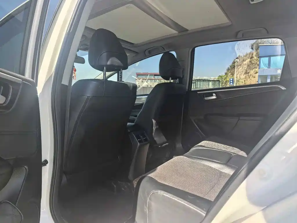 Honda Jade — миниатюра 5