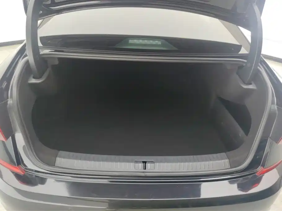 Volkswagen Passat 2021 330TSI Elite