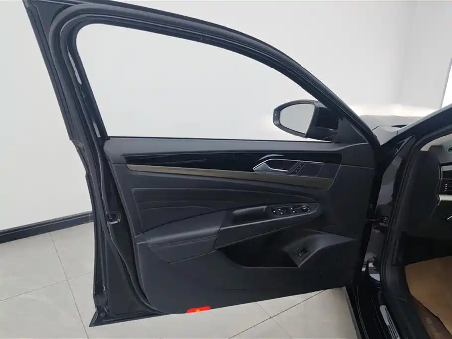 Volkswagen Passat 2021 330TSI Elite