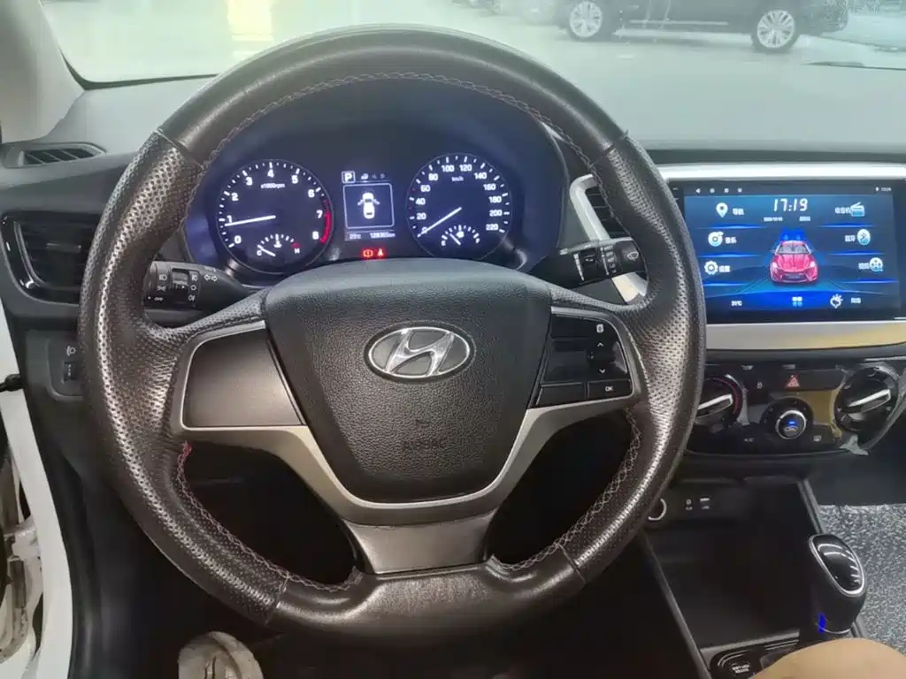 Hyundai Verna — миниатюра 11