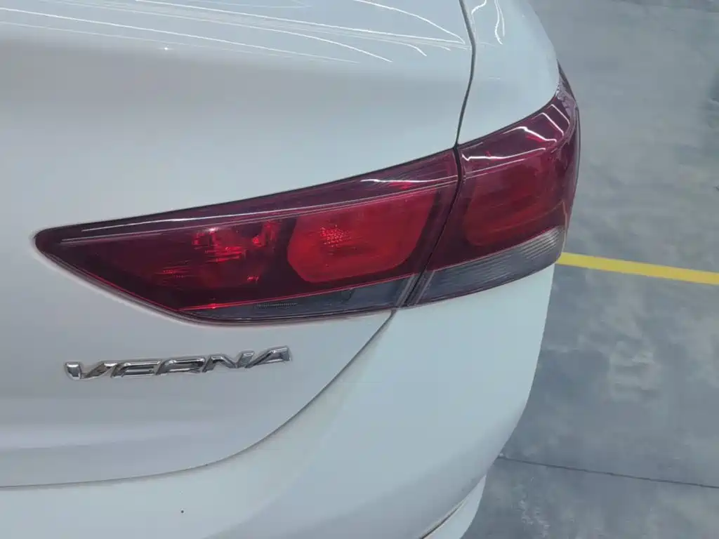 Hyundai Verna — миниатюра 8