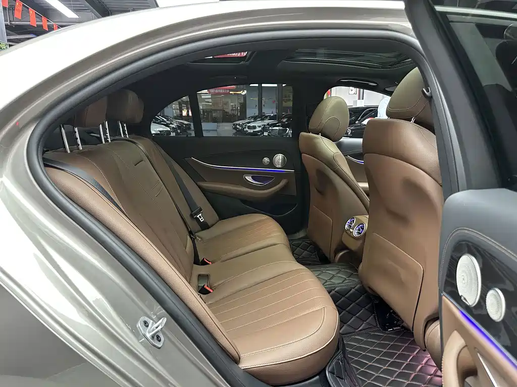 Mercedes-Benz E-Class (Import) — миниатюра 6