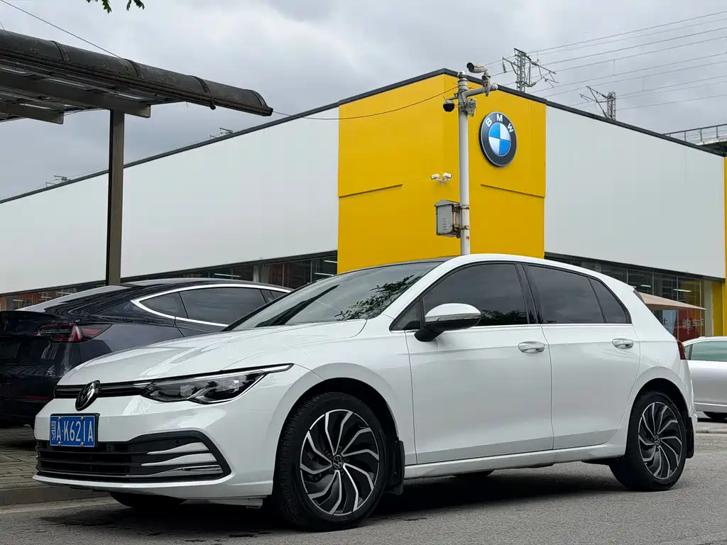Volkswagen Golf 2021