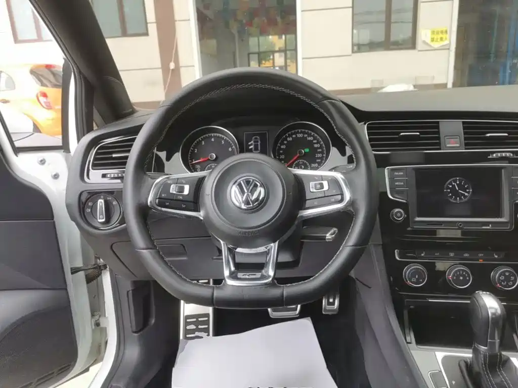 Volkswagen Golf — миниатюра 11