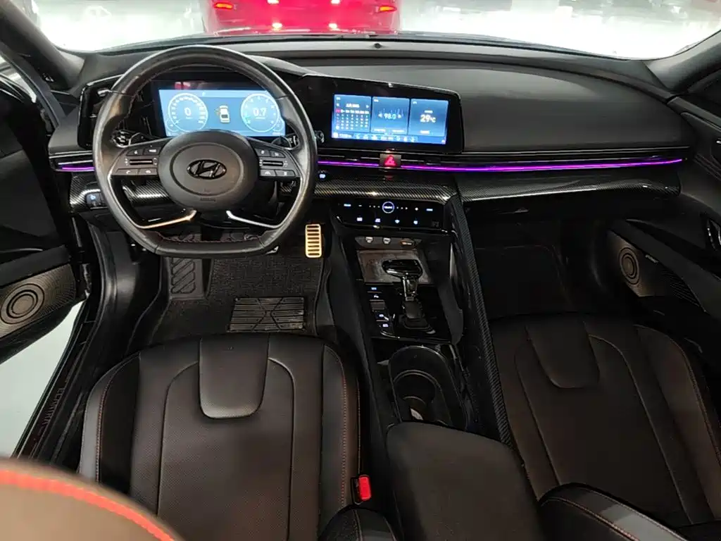 Hyundai Elantra — миниатюра 13