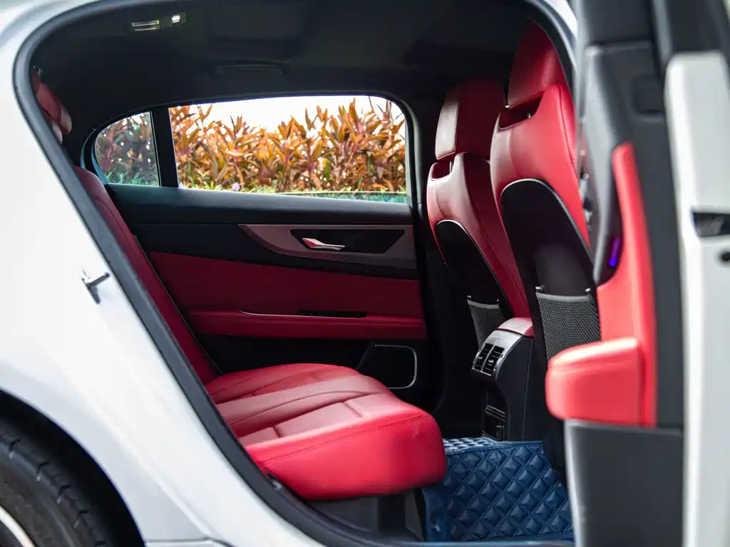 Jaguar XEL — миниатюра 9