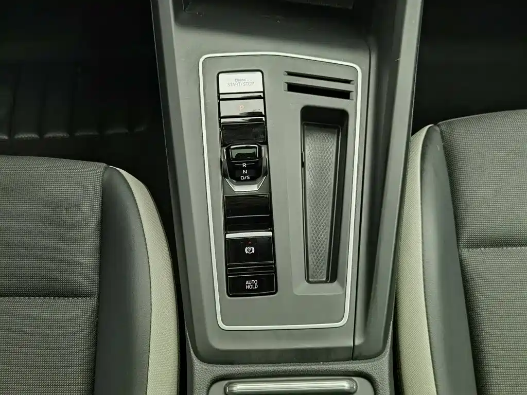 Volkswagen Golf — миниатюра 13