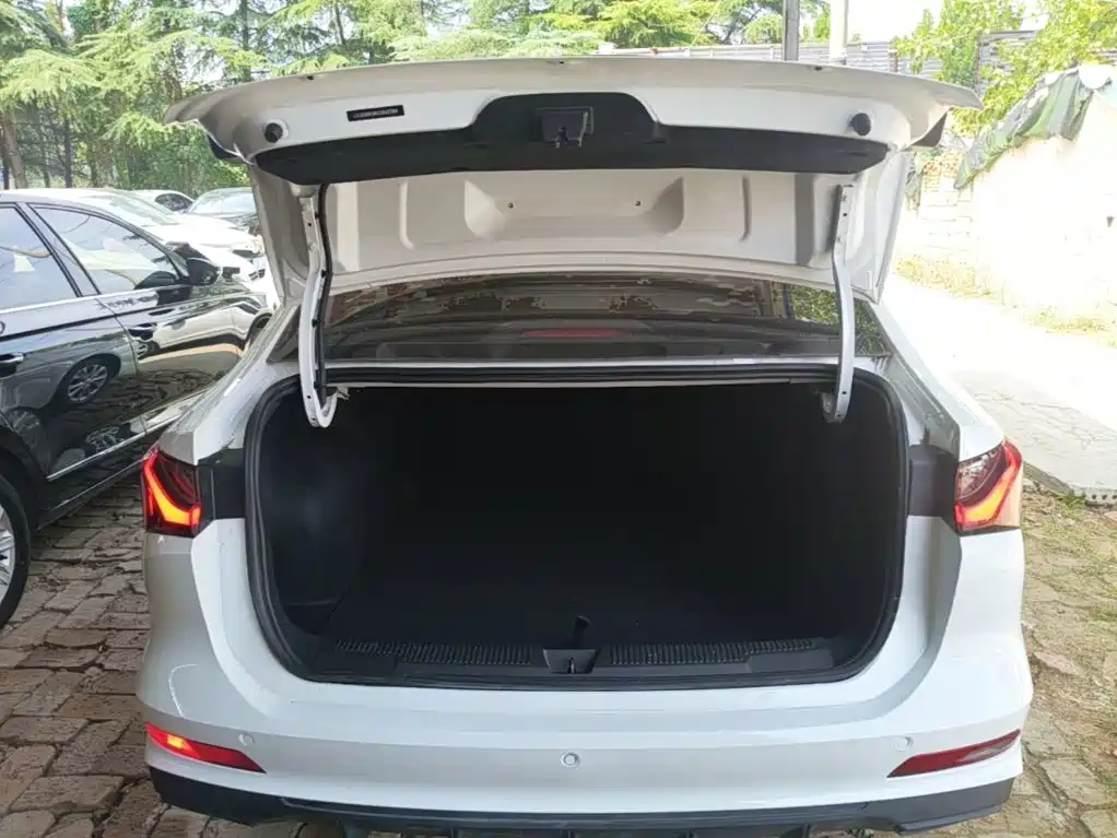 Roewe i5 — миниатюра 15