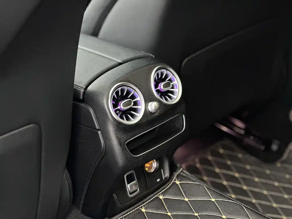 Mercedes-Benz C-Class — миниатюра 15