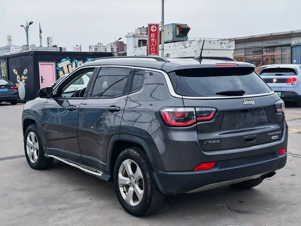 Jeep Compass — миниатюра 7