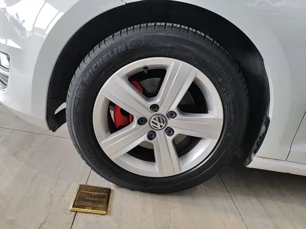 Volkswagen Golf — миниатюра 23