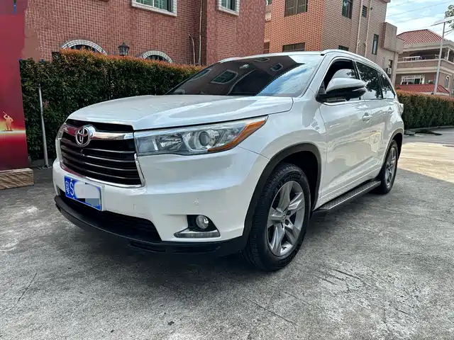 2016 Toyota Kluger