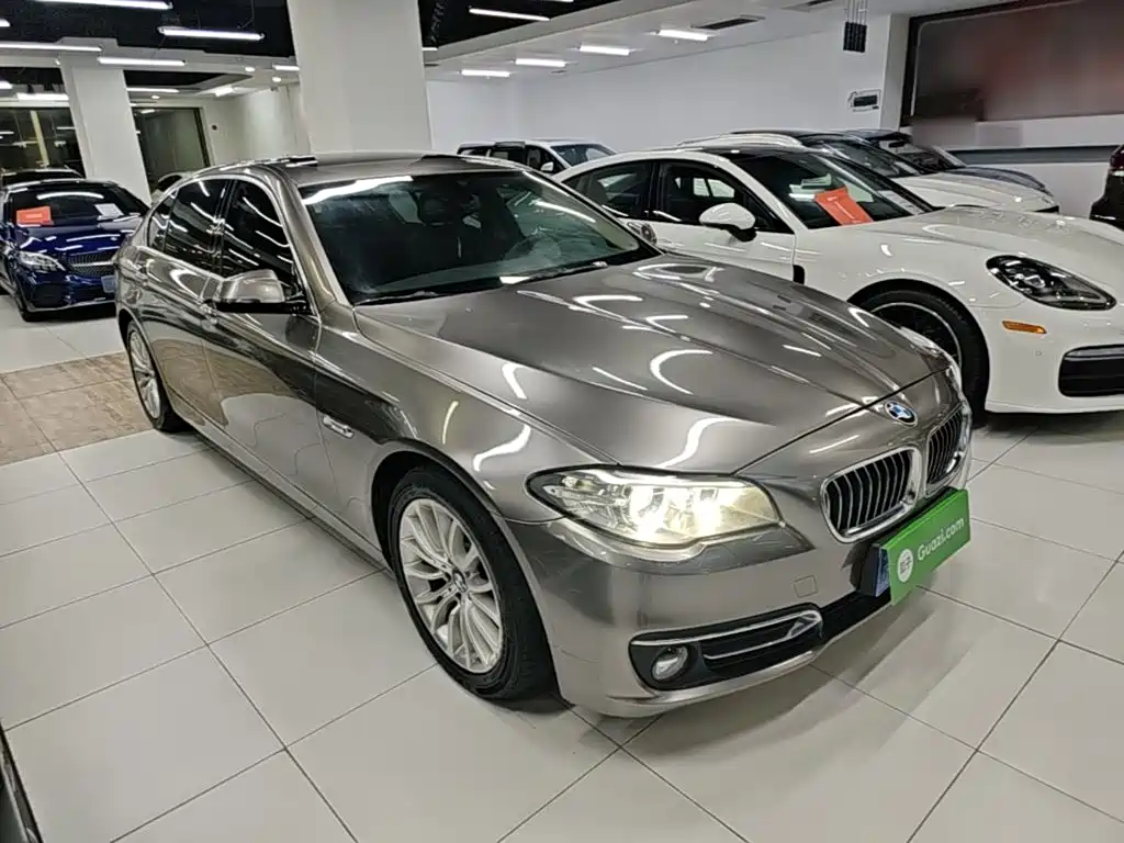 BMW 5 Series — миниатюра 4