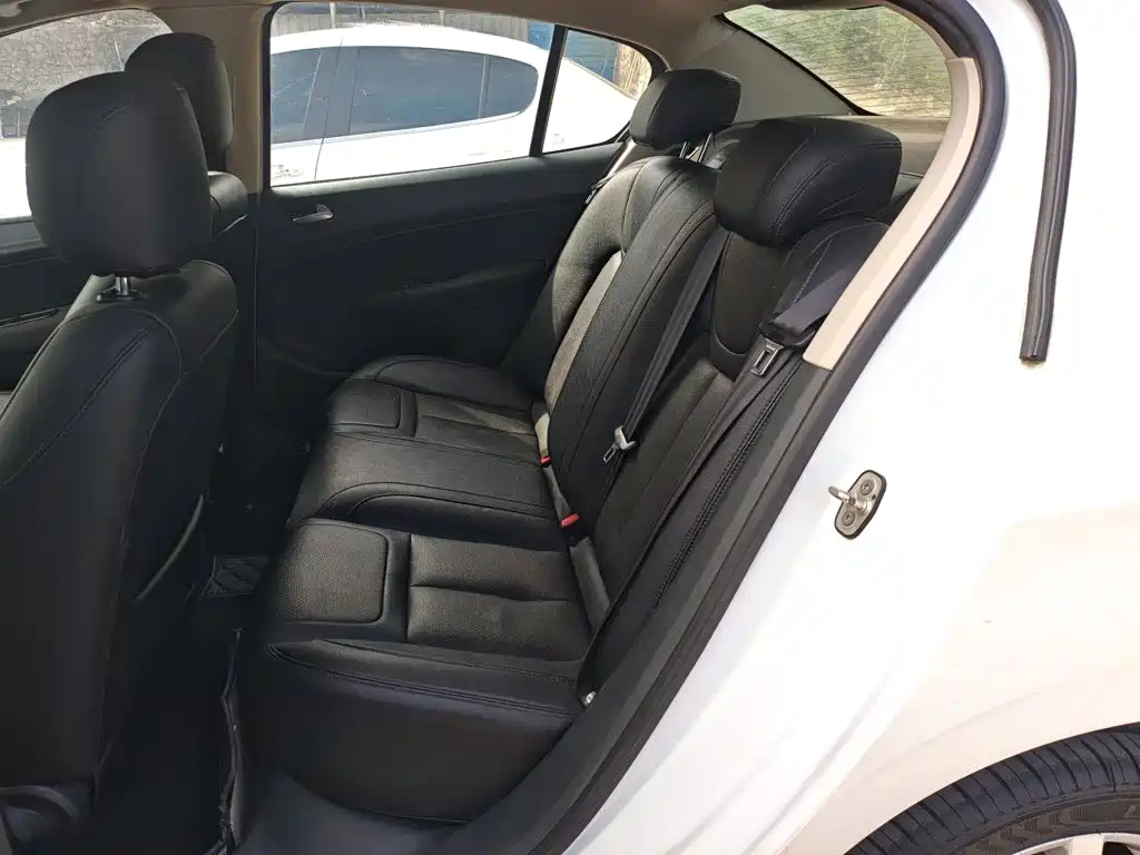 Peugeot 308 — миниатюра 13