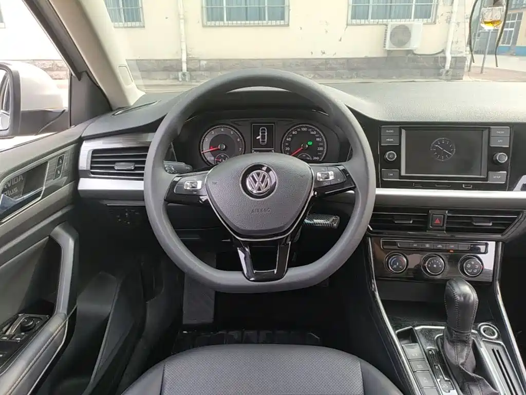 Volkswagen Lavida — миниатюра 11