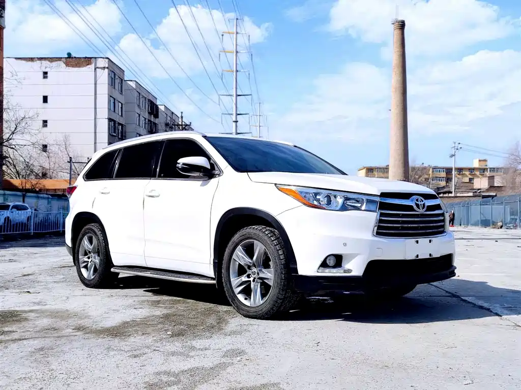 Toyota Highlander 2015 2.0T Luxury 7 мест