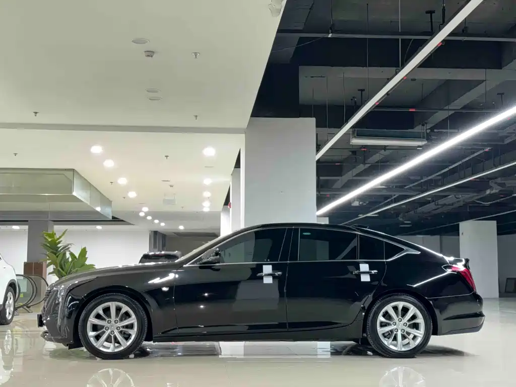 Cadillac CT5 — миниатюра 9