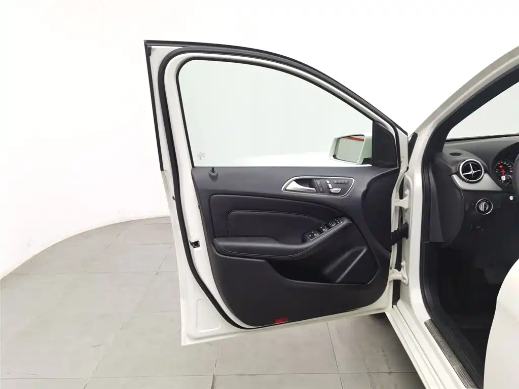 Mercedes-Benz B-Class B 2017 B 200 Fashion