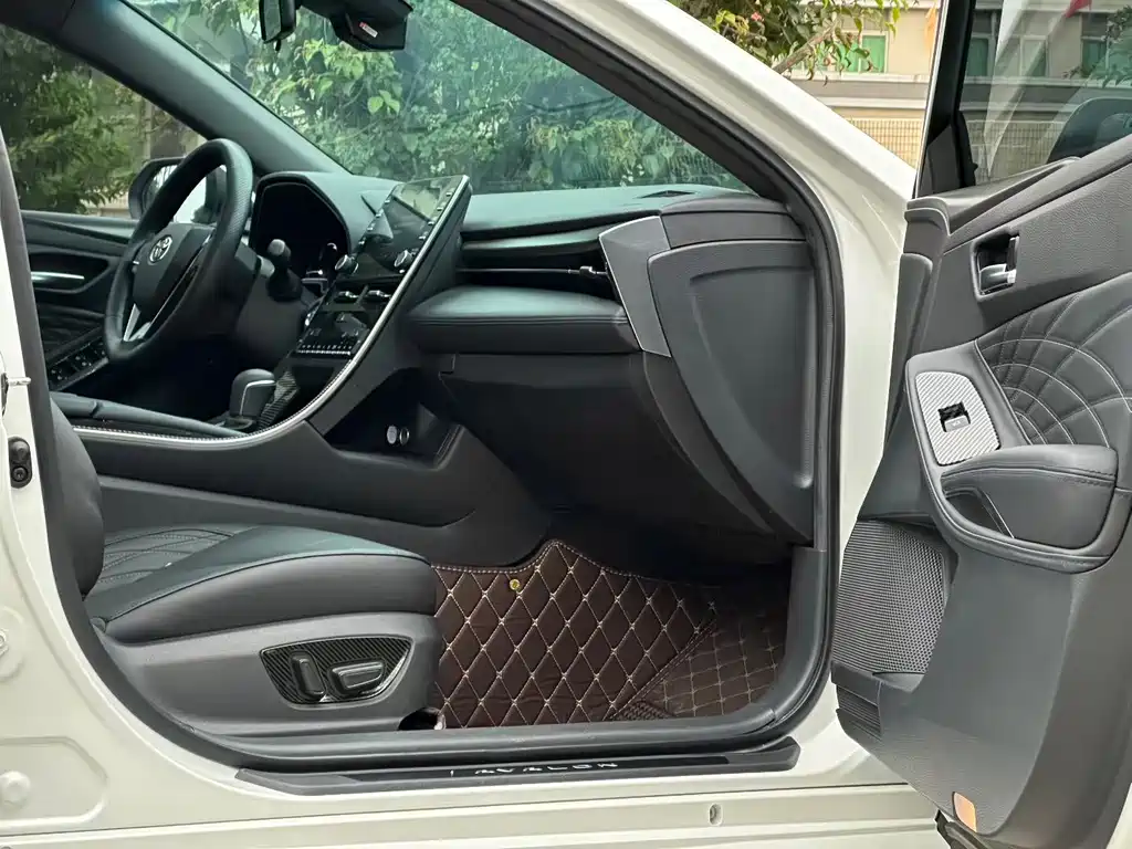 Toyota Avalon — миниатюра 7