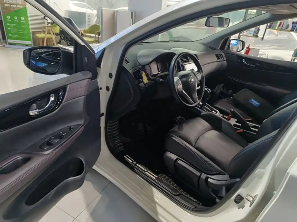 Nissan Tiida — миниатюра 16