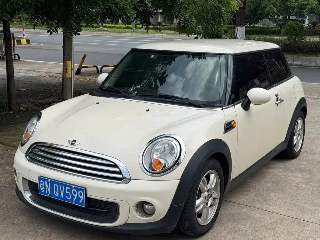 MINI 2013 1.6L ONE Limited No. 3