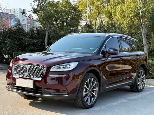 LINCOLN ADVENTURER 2022