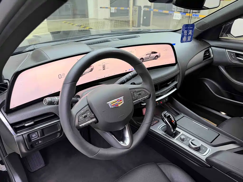 Cadillac CT5 — миниатюра 8