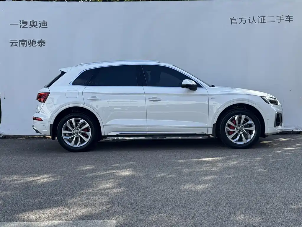 Audi Q5L — миниатюра 2