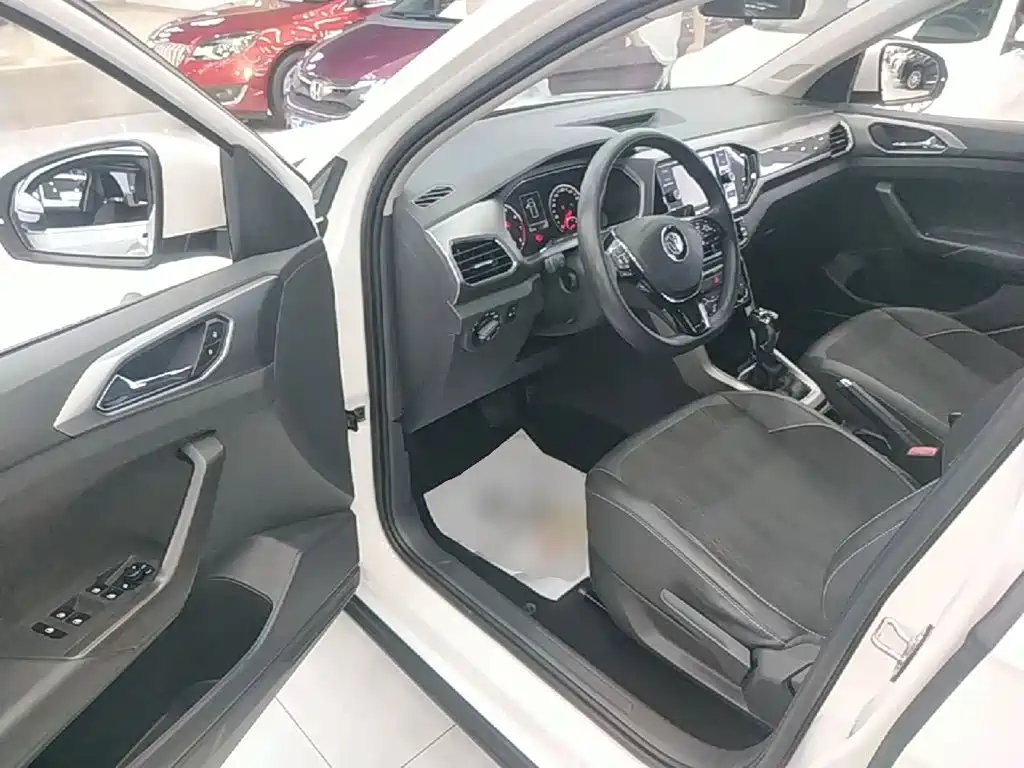 Volkswagen T-Cross — миниатюра 16