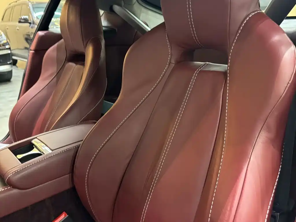 Aston Martin V8 Vantage 2015 4.7L Coupe