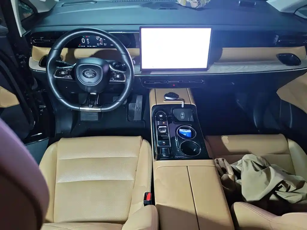 GAC Motor Trumpchi E8 PHEV — миниатюра 10