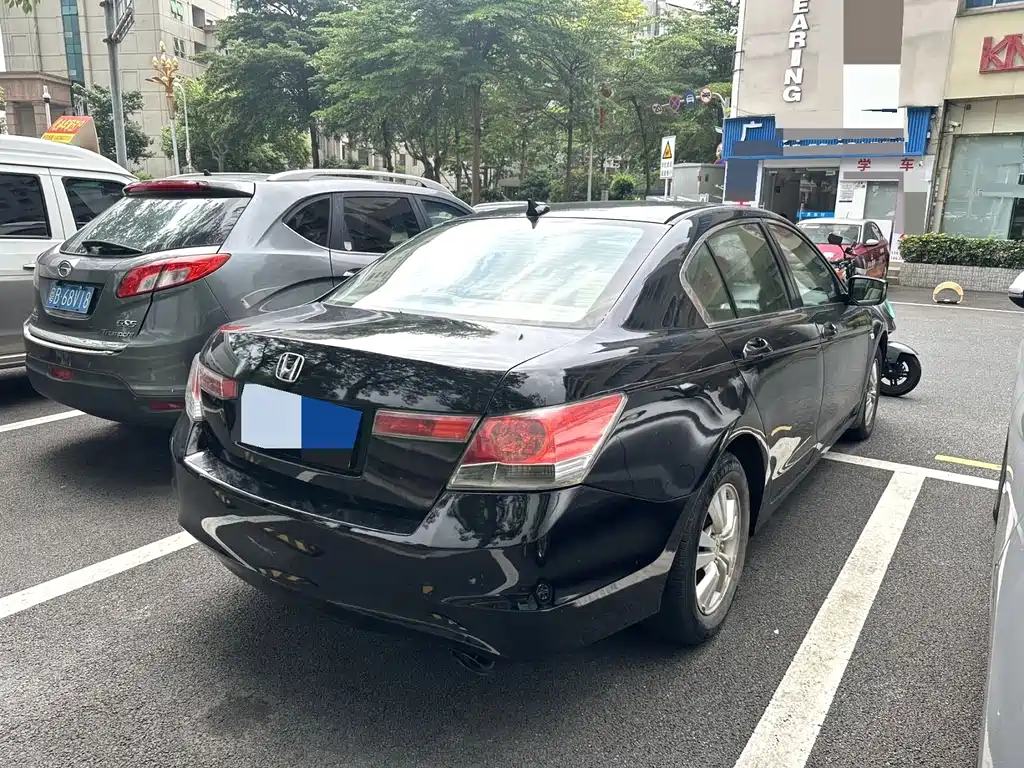 Honda Accord — миниатюра 6